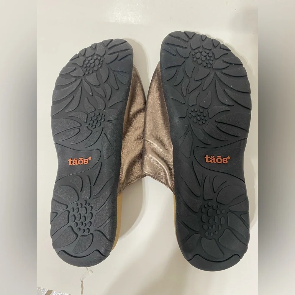 Taos Gift 2 Footwear Women's Slide Sandals - Bronze size 11 - Picture 5 of 5
